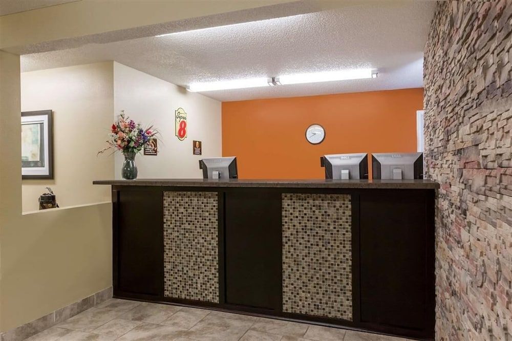 Western Inn & Suites 2