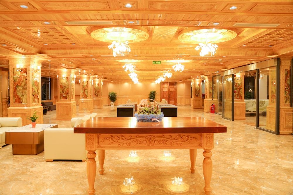 Phu Long Tam Ky Hotel & Restaurant 2