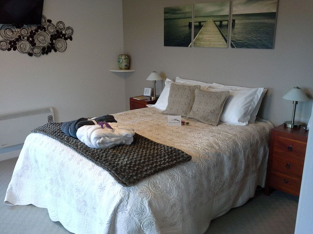 Hillside Bed & Breakfast 3
