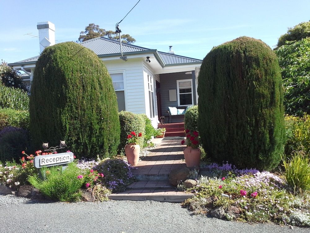 Hillside Bed & Breakfast 2