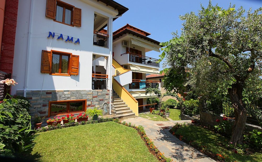 Nama -1 estrellas en Skala Potamias