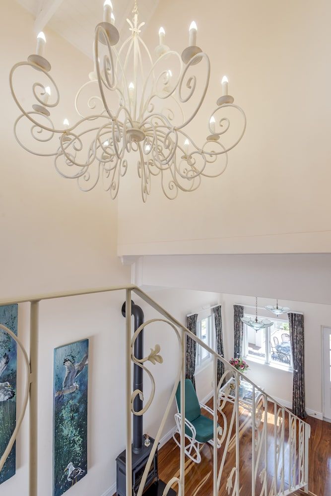 Sunny Cove Manor 2