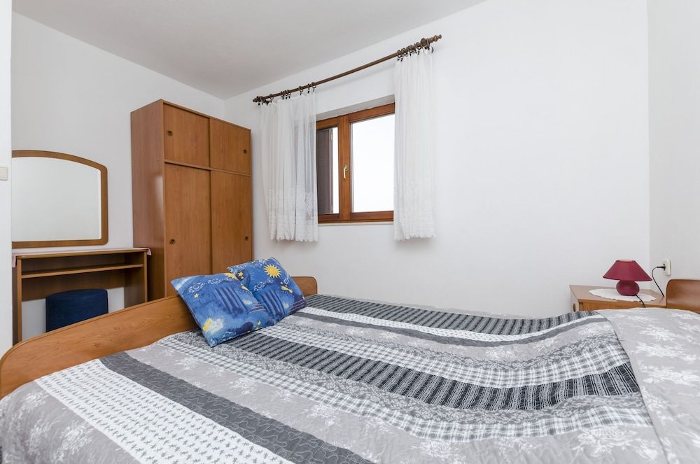 Apartments Davor 2