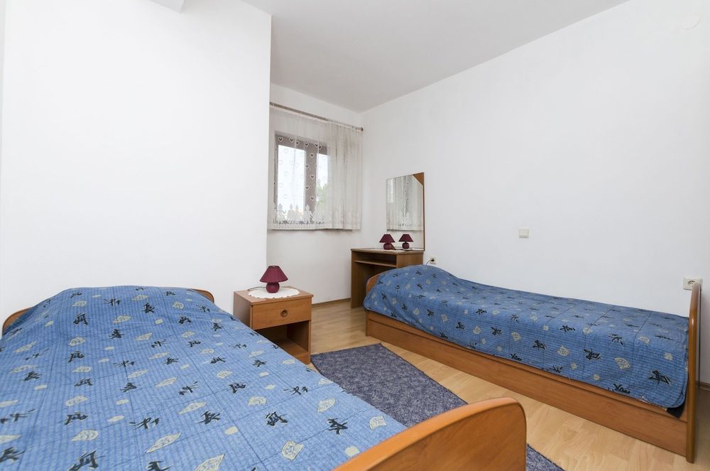 Apartments Davor 3