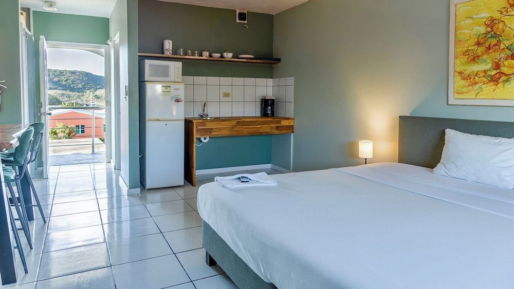 Talk of the Town Inn & Suites 3