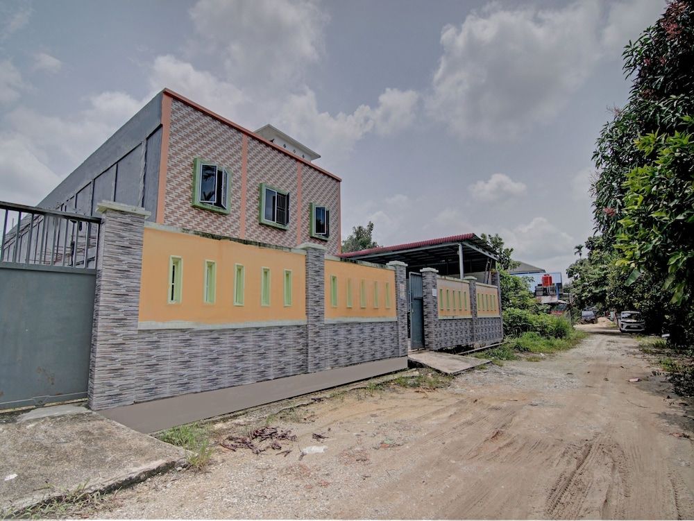 Hotel O Penginapan Budhe Sri 2 estrellas en Muara Badak