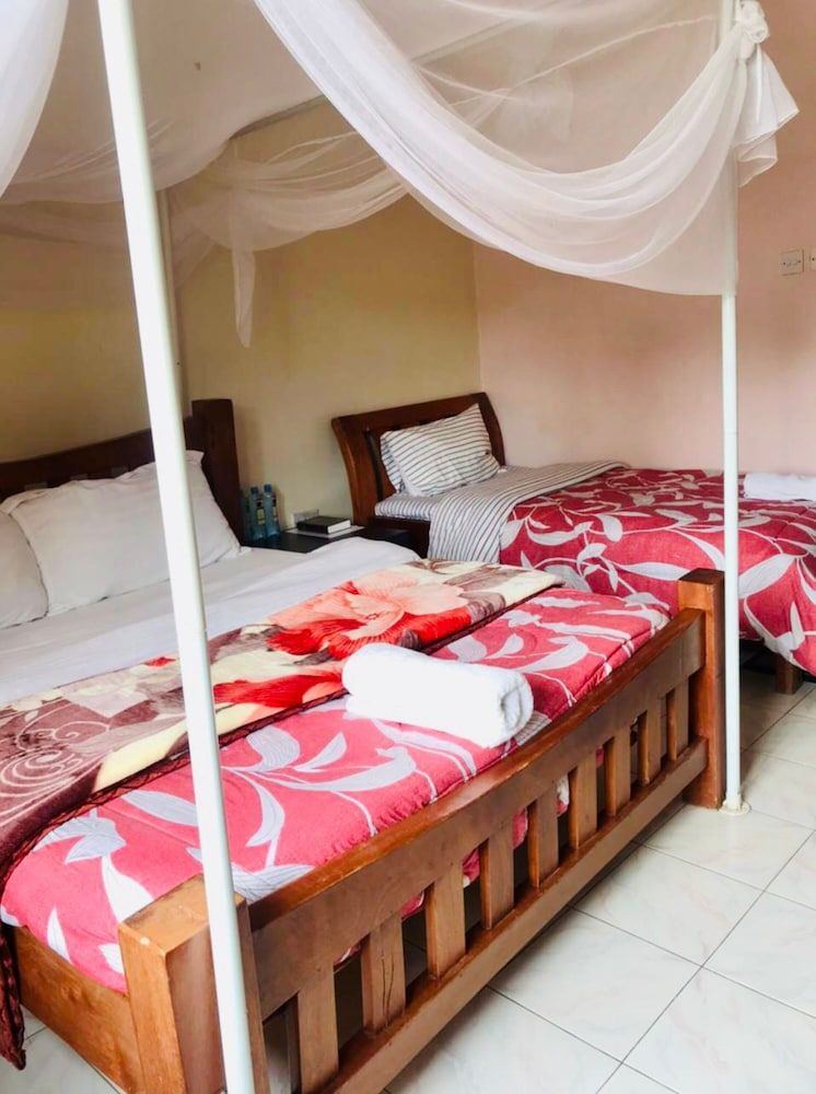 ROYALE KAREN HOTEL 3