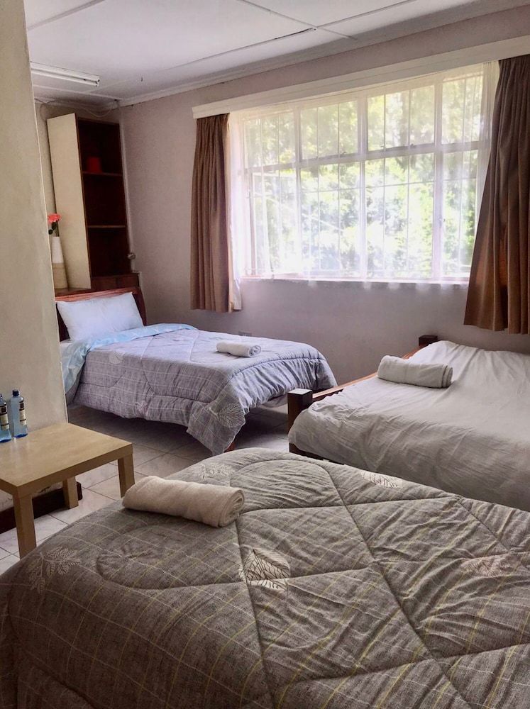ROYALE KAREN HOTEL 2