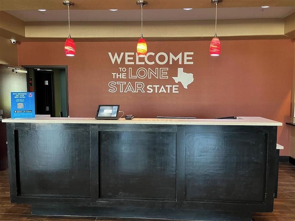 Quality Inn & Suites Pearsall 2