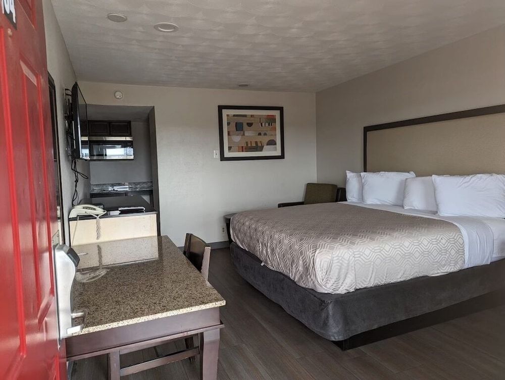 Budget Inn 3
