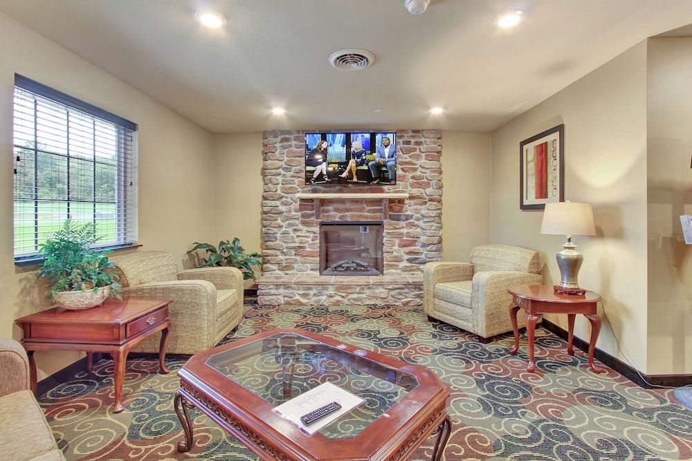 Cobblestone Hotel & Suites - Waynesboro 2