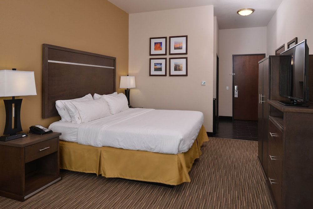 Holiday Inn Express & Suites Globe by IHG 3