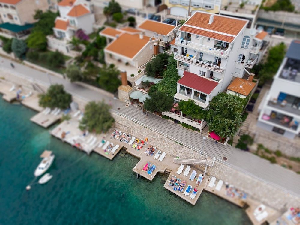 Apartments Villa Dom -1 estrellas en Neum
