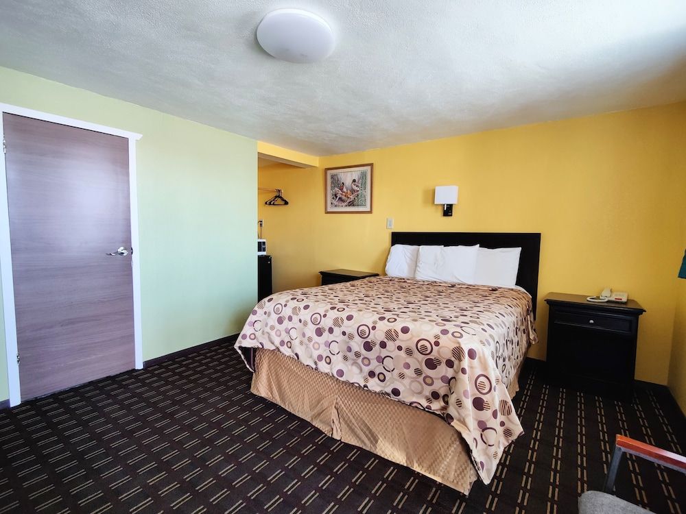 Desert Inn 3