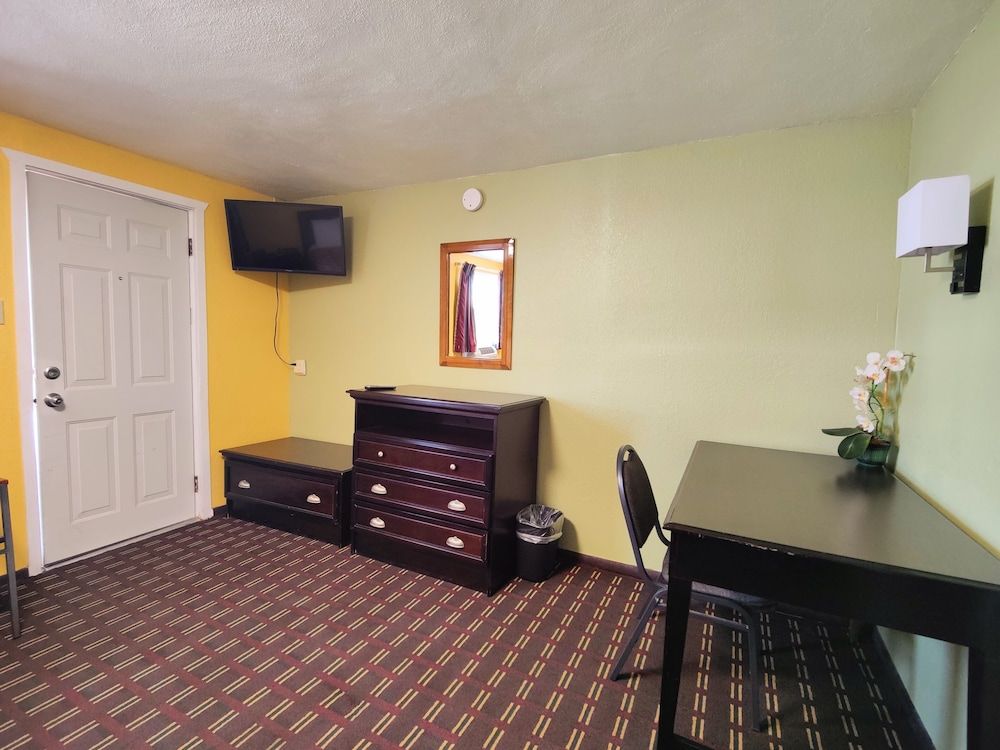 Desert Inn 2