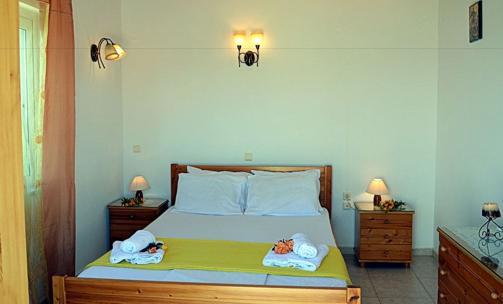 Manos Apartments 3