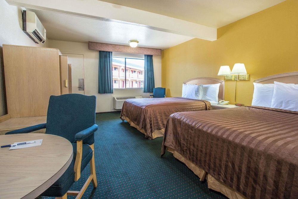 Travelodge by Wyndham Turlock 3