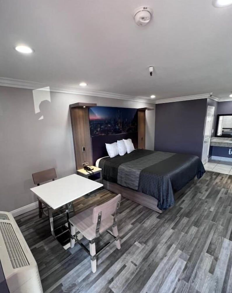 Paradise Inn 2