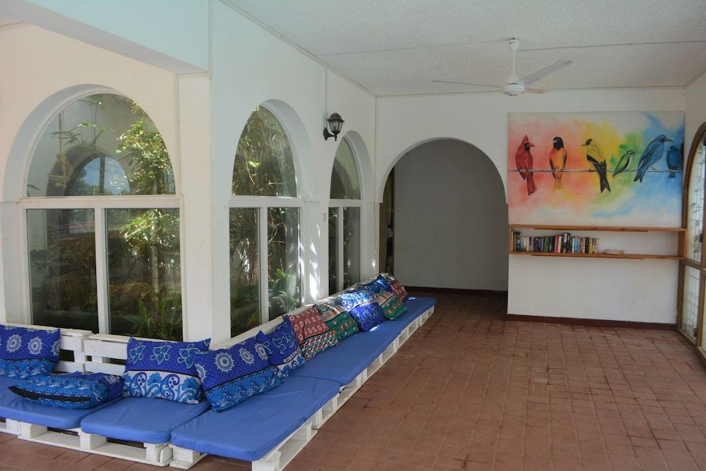 Tulia House - Hostel 2