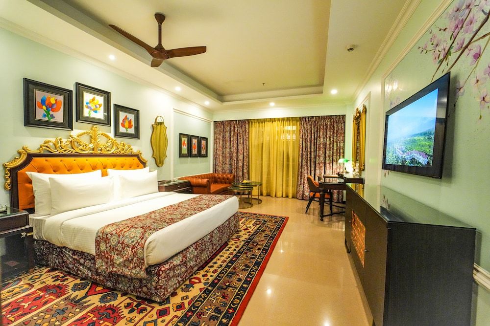 Mayfair Oasis Resort & Convention 3