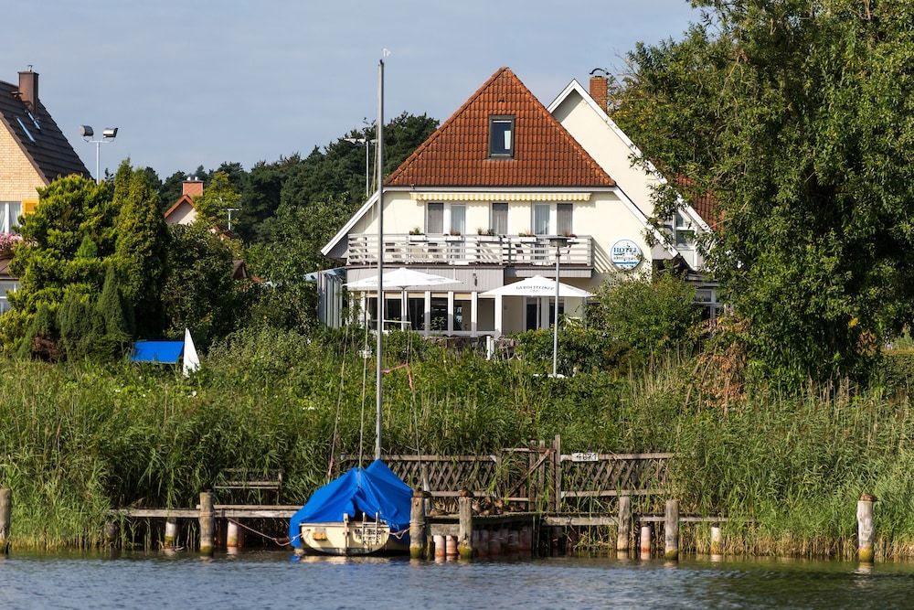 Hotel am Fleesensee -1 estrelas em Malchow