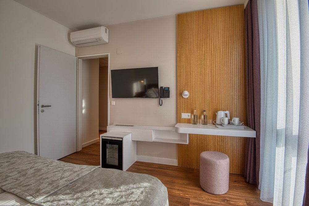 Cardoner Hotel and Conference Centre 3