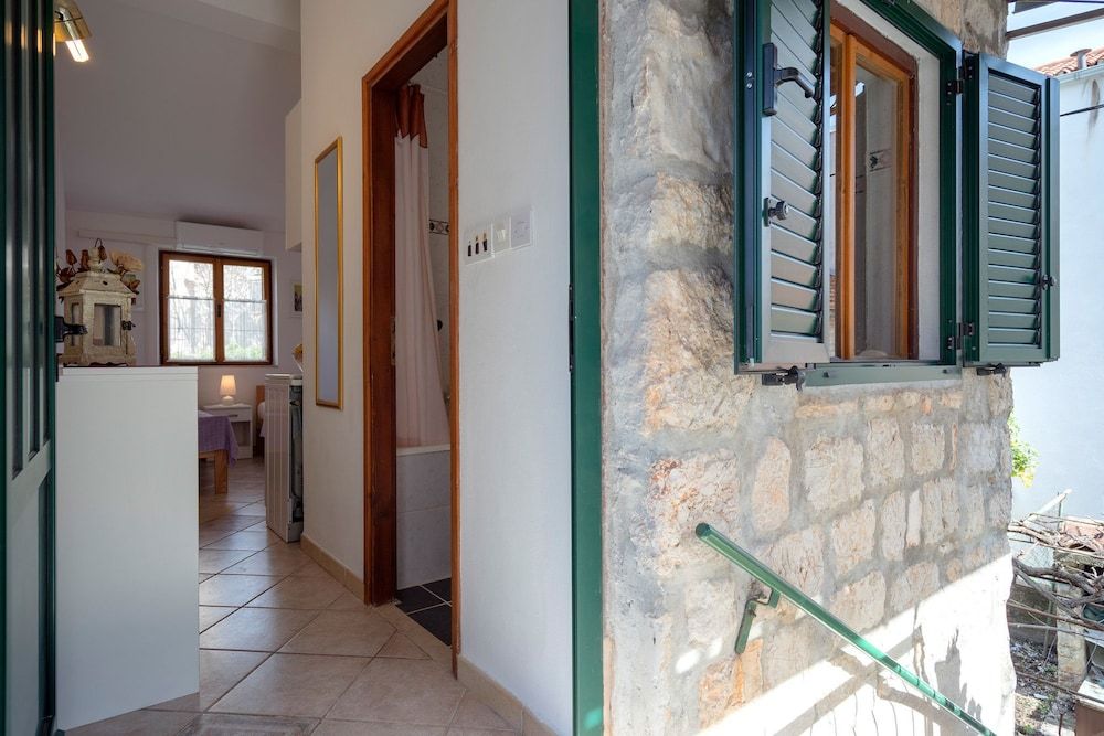 Apartments Lotti 3 estrellas en Stari Grad