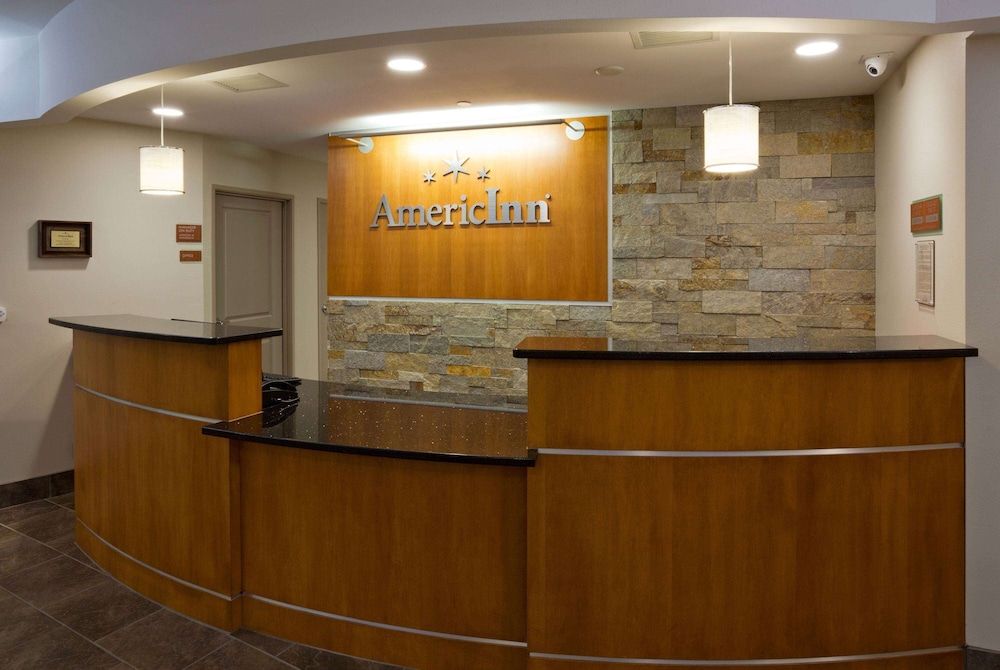 AmericInn by Wyndham Waupun 3
