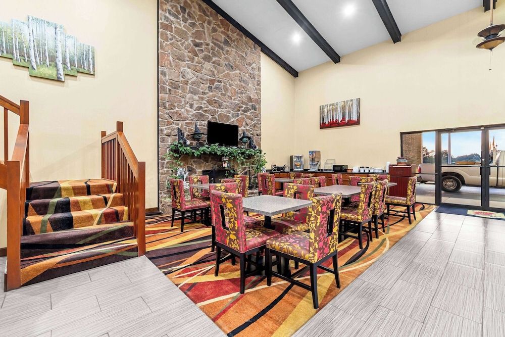 Super 8 by Wyndham Paragould 3