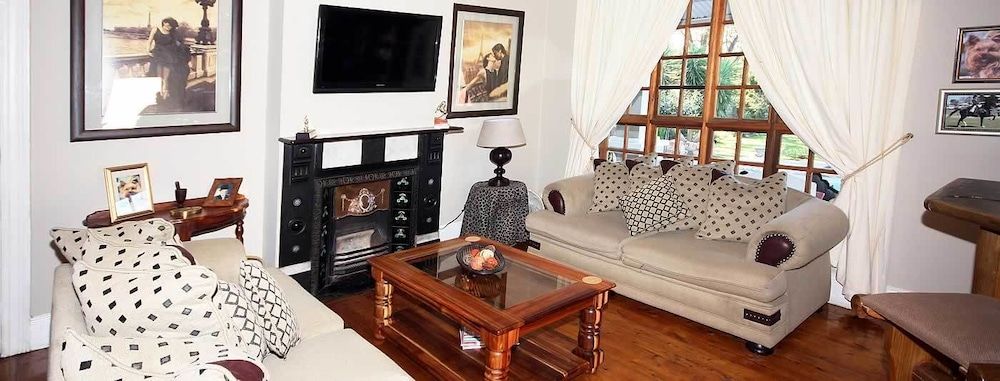 Tri-Angle B&B 2
