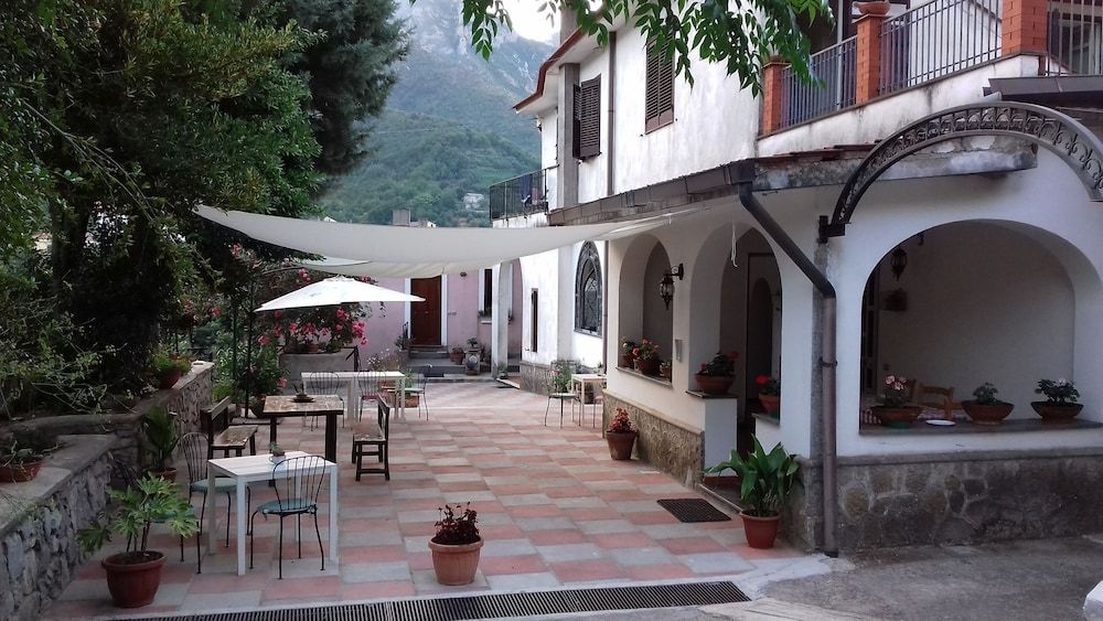 Agriturismo Mare e Monti -1 estrellas en Tramonti