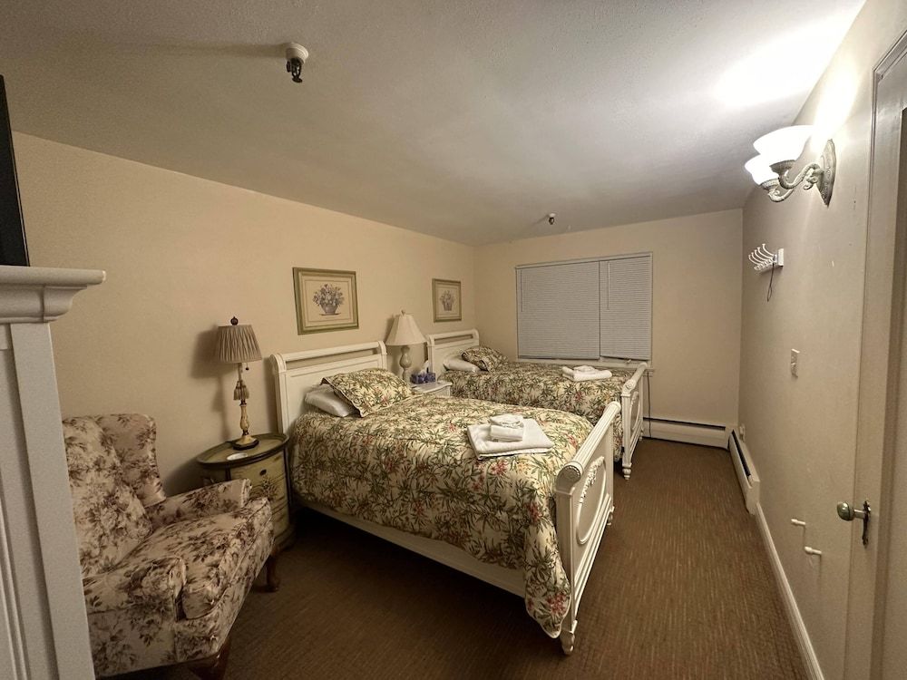 The Oaks B&B Hotel and Spiritual Center 2