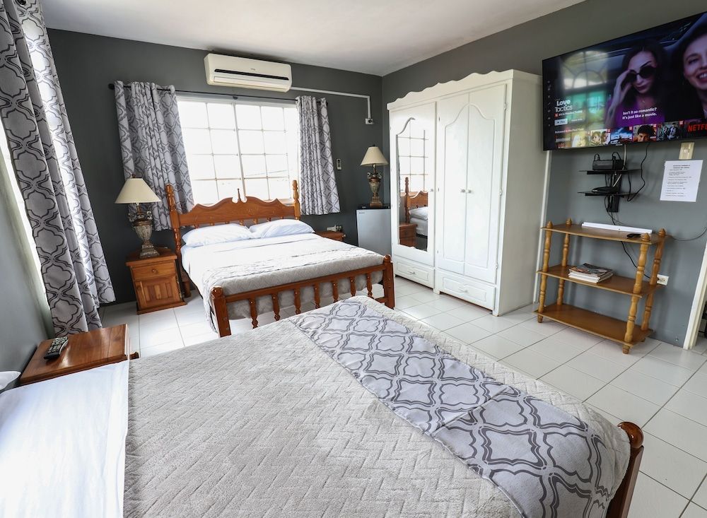 Airport Inn 3