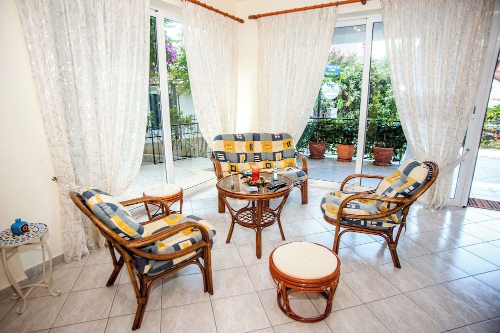 Captain Georgio Apartments 3