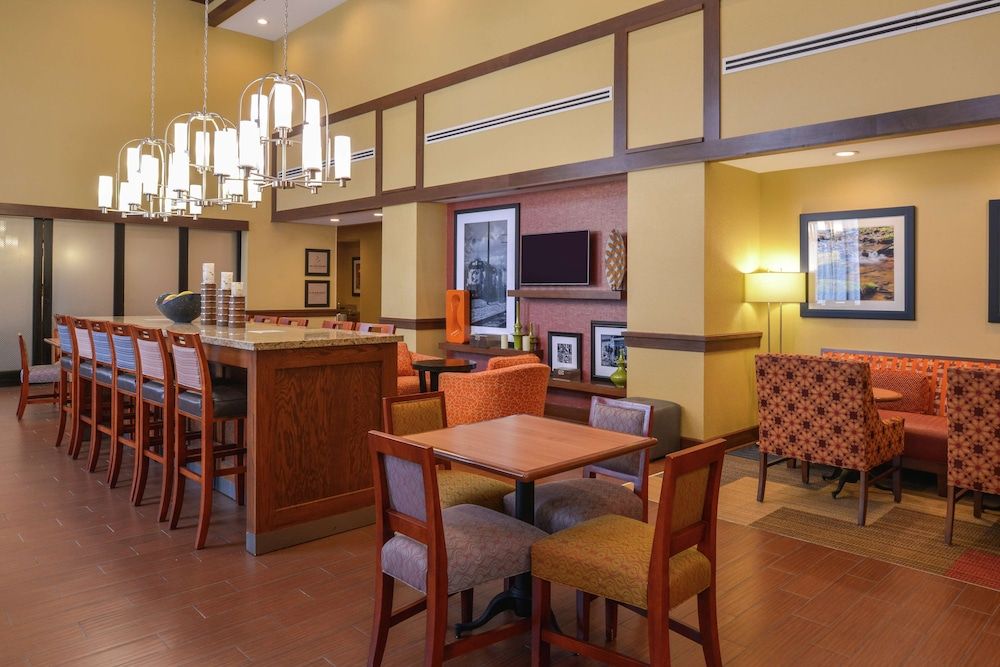 Hampton Inn & Suites by Hilton Lonoke 2