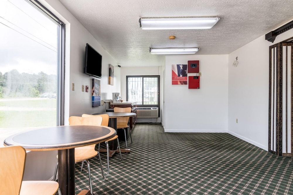 Motel 6 Attalla, AL 3