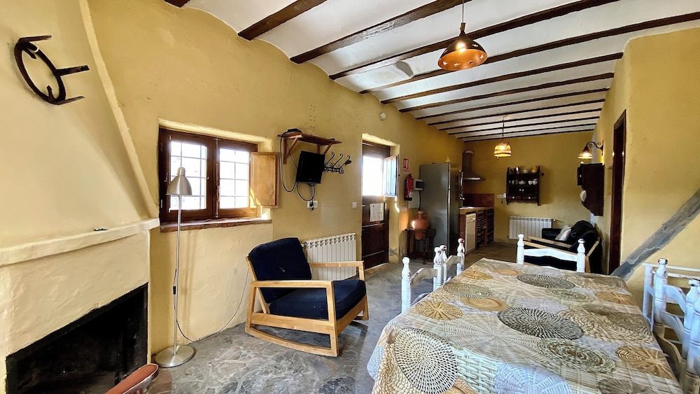 CASAS RURALES CORTIJO LEONTINO -1 estrellas en Taberno