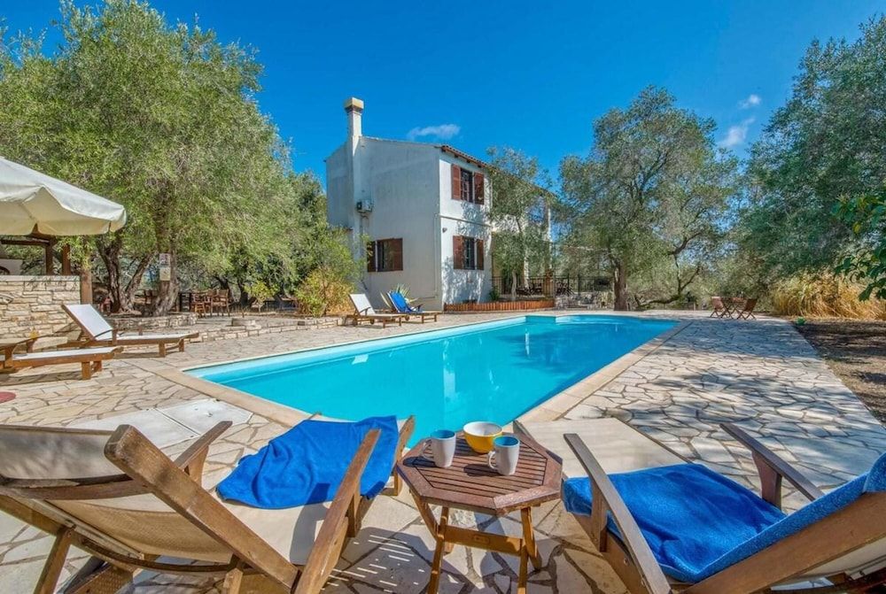 Villa Alkyon in Paxi -1 estrellas en Manesátika