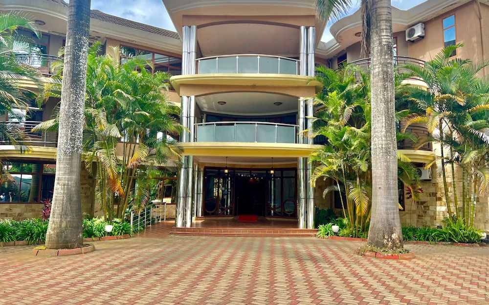 Nejobugg palace hotel -1 estrellas en Nkoanrua