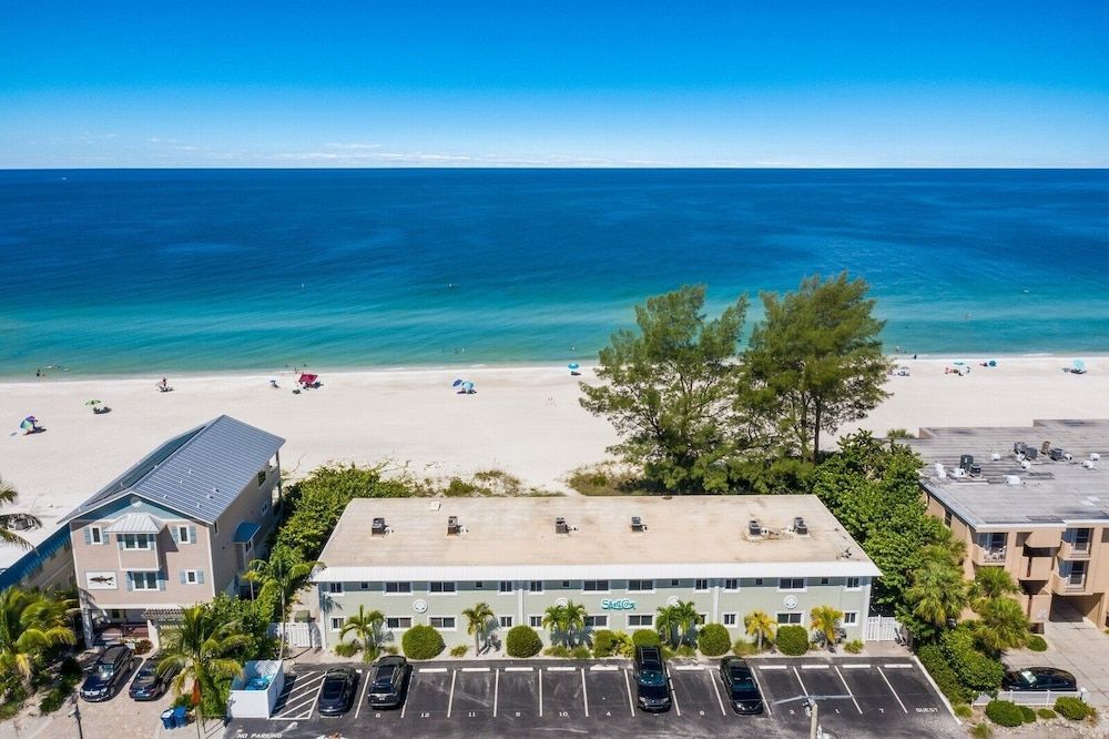 Shell Cove 106 2 Bedroom Condo by RedAwning -1 estrelas em Bradenton Beach