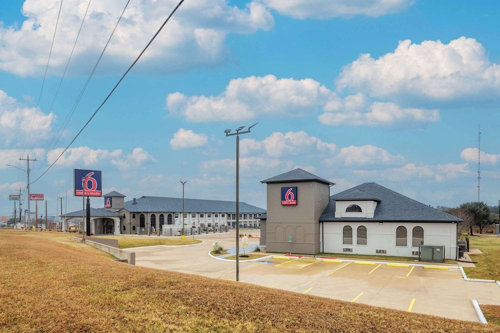 Studio 6 Suites Brenham, TX 2 estrellas en Brenham
