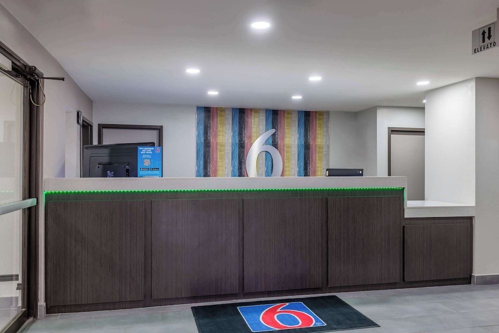 Studio 6 Suites Brenham, TX 3