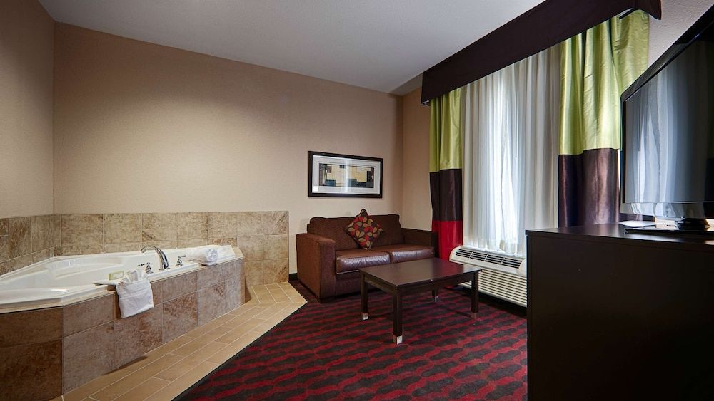 Best Western Plus Cushing Inn & Suites 3