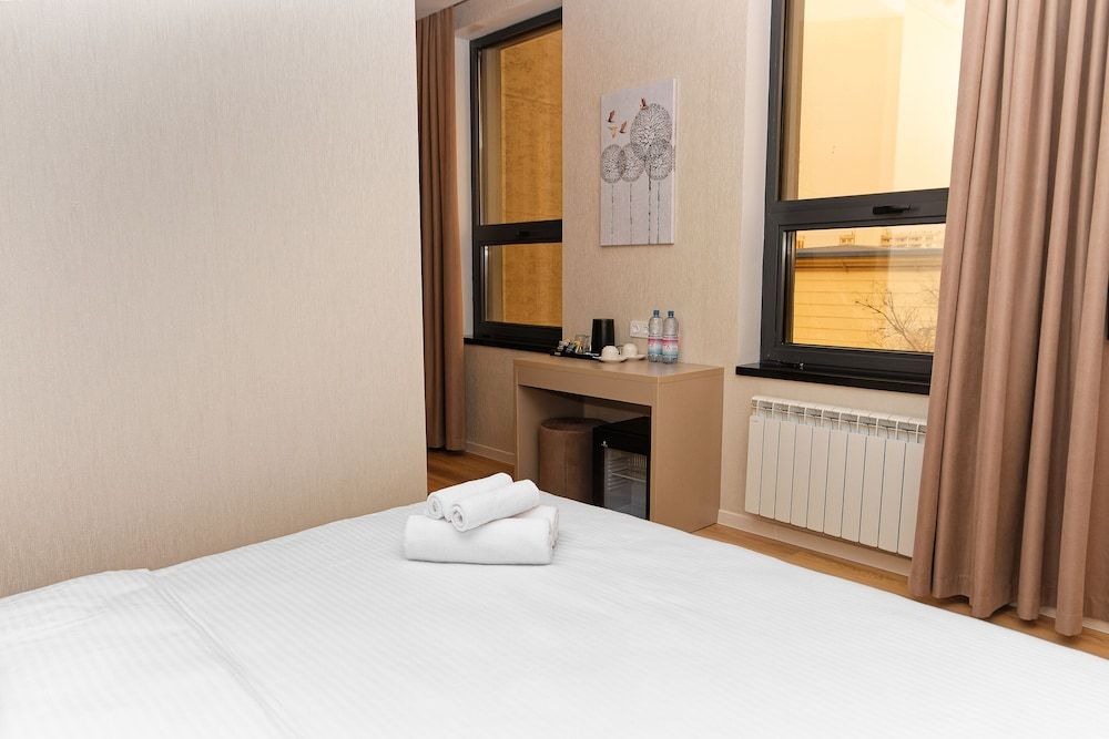 Aston Hotel 3