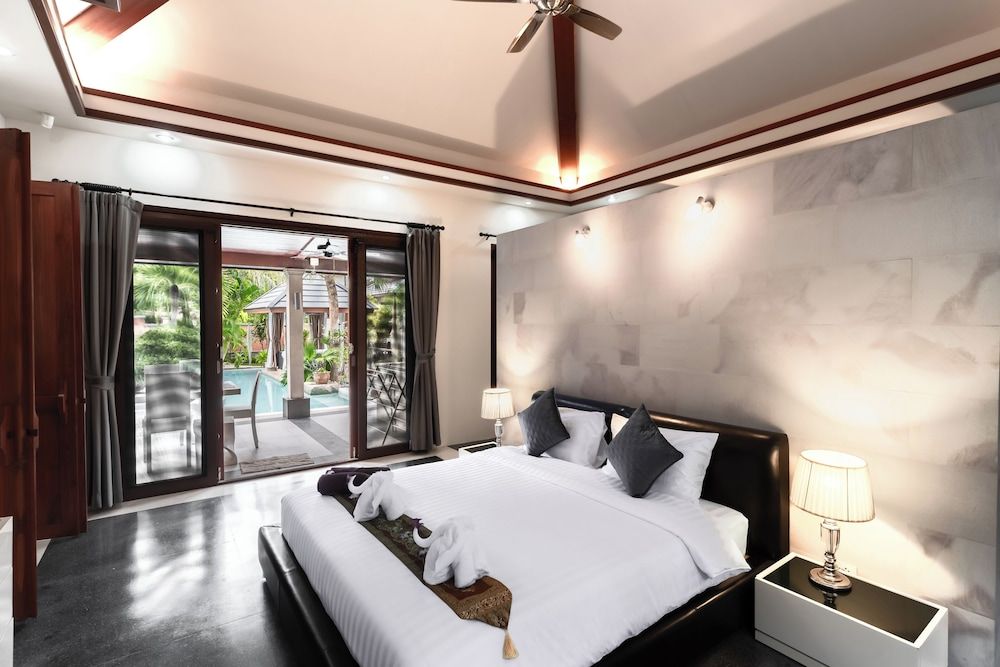 Villa Banyak Luxury villa with terrace 2