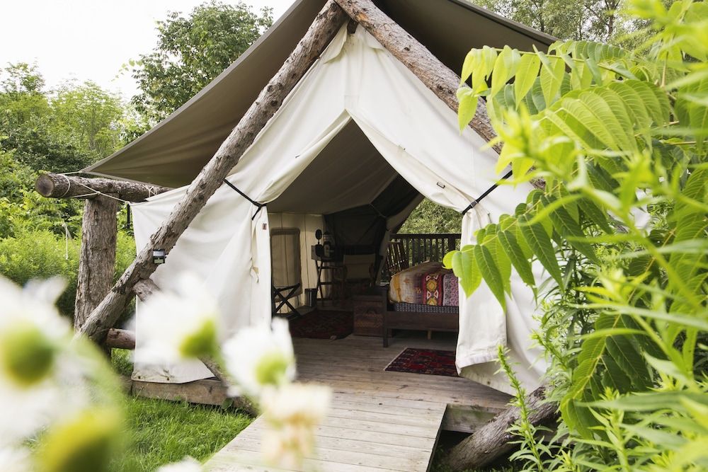 Firelight Camps -1 estrellas en Ithaca