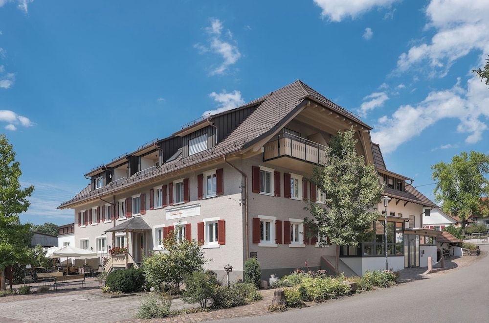 Landhotel zum Pflug -1 estrellas en Zell am Harmersbach