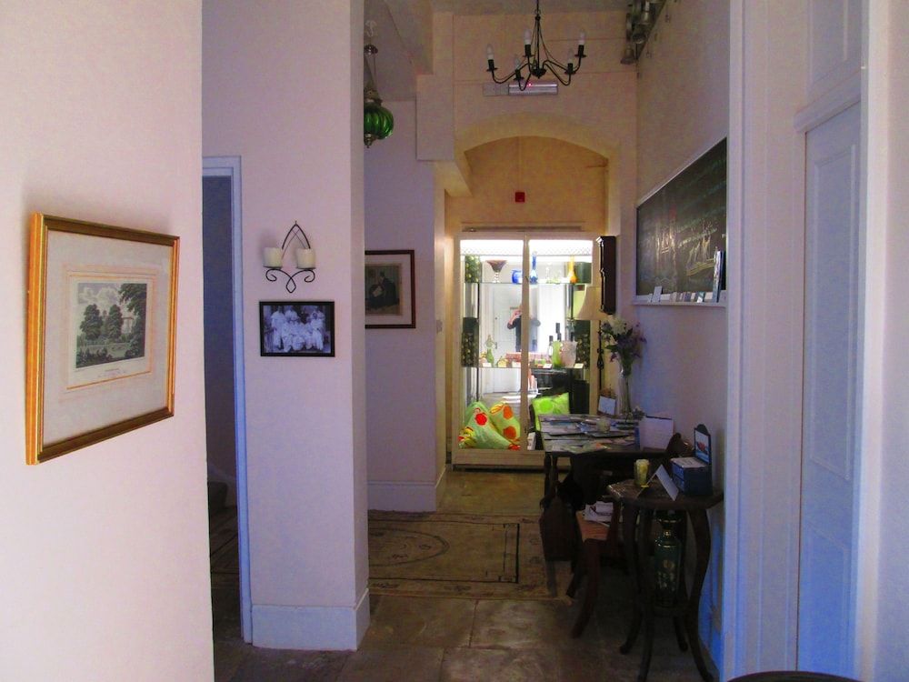 Weston Manor Bed and Breakfast 3
