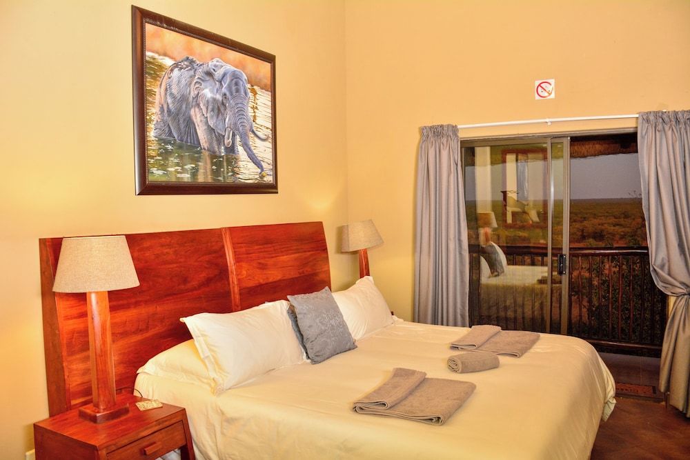 Lucca Lodge 2
