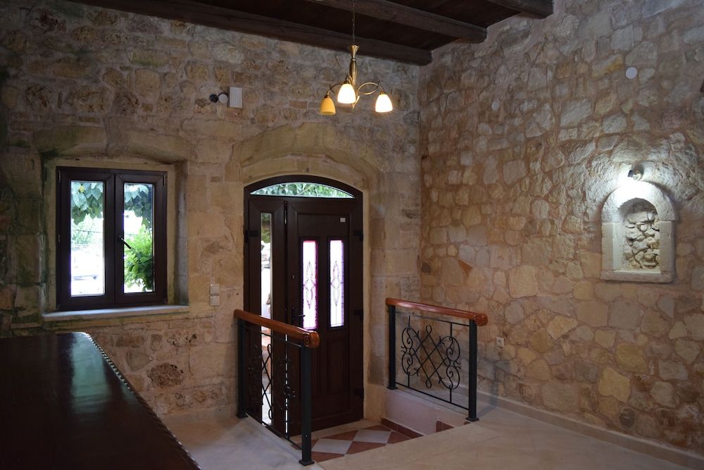 Venetian Cistern Villa 2